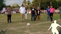 Tendangan Pertama Bupati Barru Tandai Pembukaan Mini Soccer Cilellang Cup 2