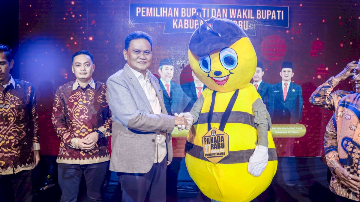 Ditandai Maskot Pilkadan Bupati Barru Saksikan Peresmian Peluncuran Tahapan Pilkada