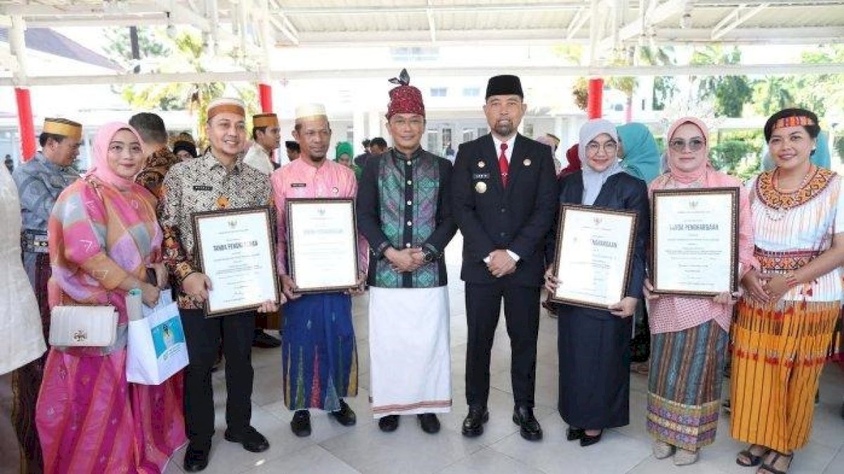 Dinkes Makassar Terima Penghargaan Penyelenggaraan Kesehatan Haji Terbaik di Sulsel