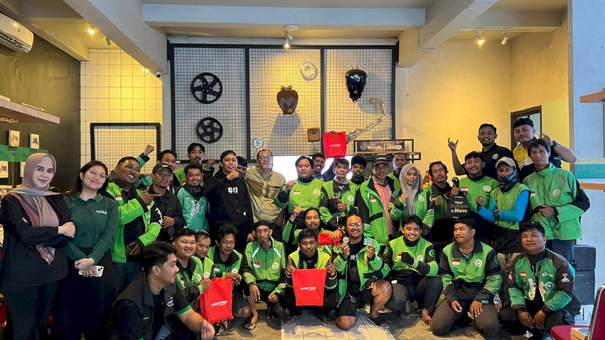 Tingkatkan Keselamatan Berkendara Para Mitra, Kalla Kars x Gojek Berikan Edukasi Safety Riding