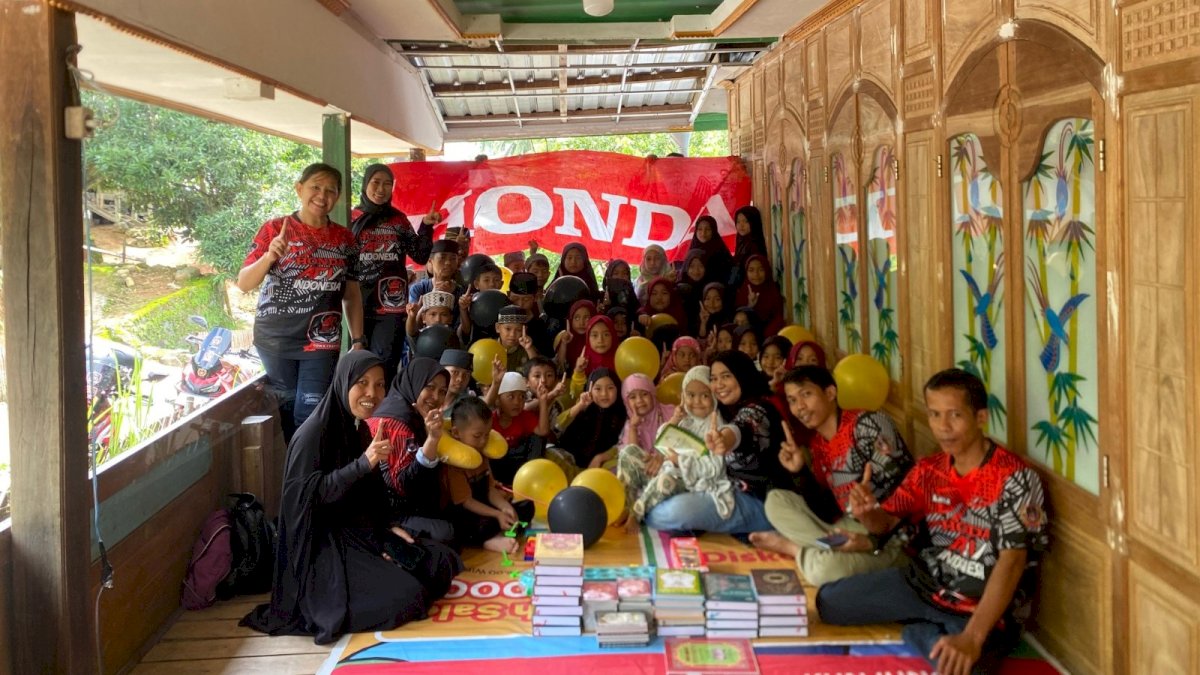Dealer Gowata Sakti dan Honda ADV Indonesia Gowa Donasi Al-Qur’an ke TPQ