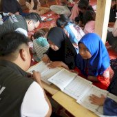 Kalla Translog Mengajar dan Berbagi 32 Anak di Desa Babangen Kabupaten Bantaeng