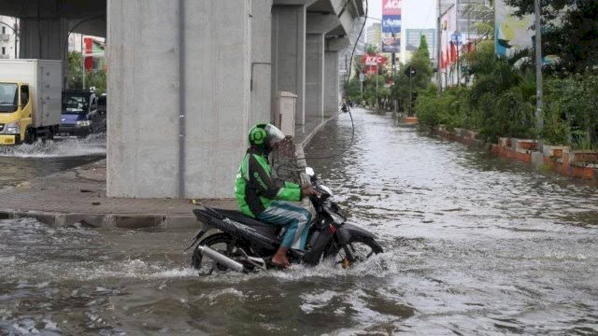 Banjir Terjang Makassar, Warga Dihimbau Tetap Waspada