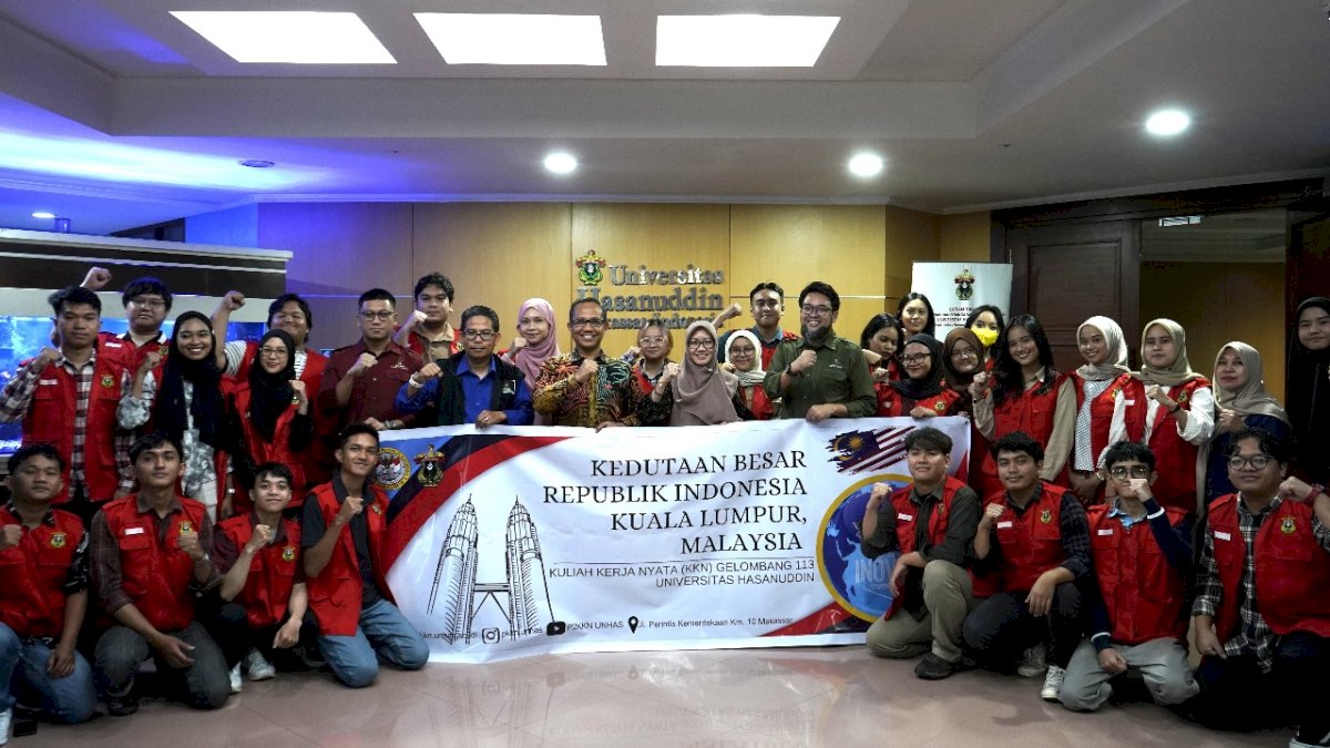 Unhas Lepas 28 Mahasiswa untuk Program KKN Internasional di Malaysia