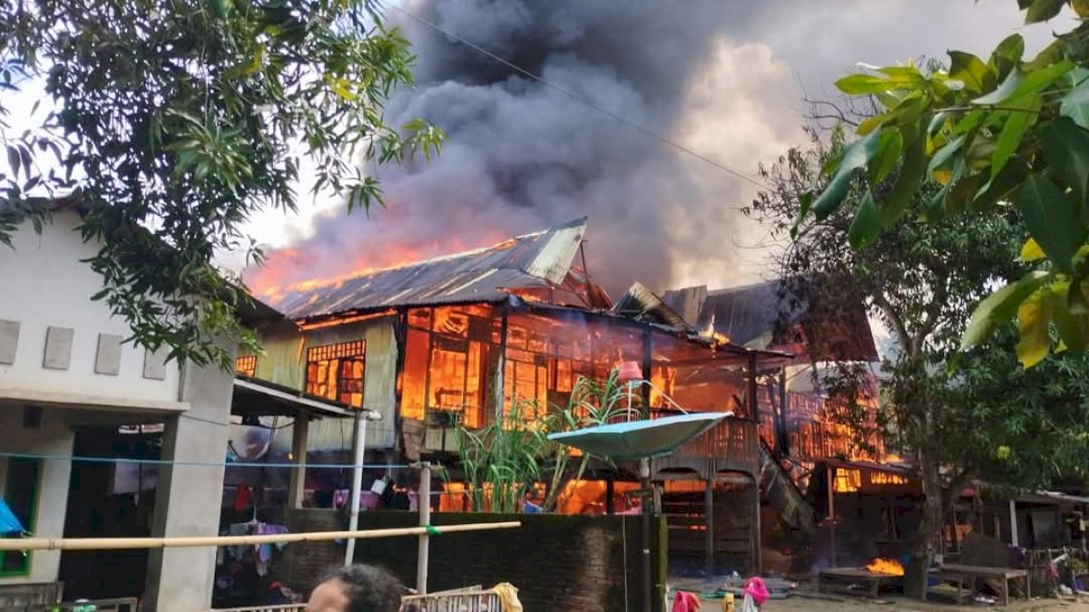 Si Jago Merah Renggut Nyawa di Barru, 1 orang Meninggal Dunia, 3 Rumah Terbakar