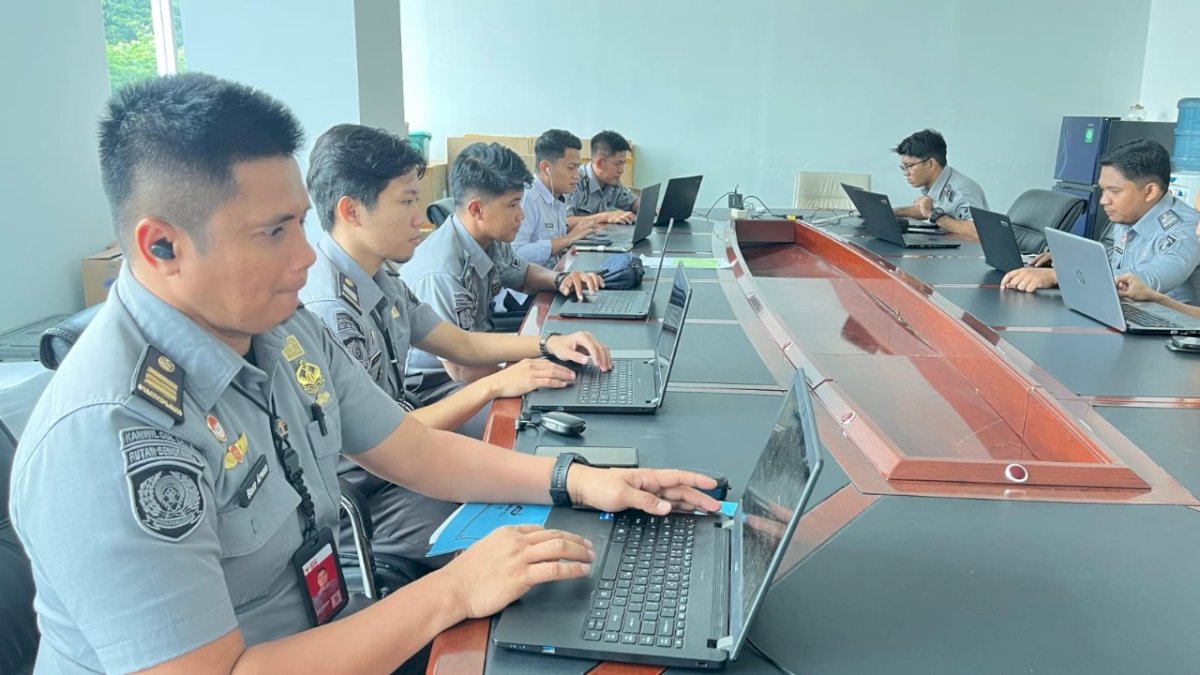 Kanwil Kemenkum Sulsel Gelar Pra Rekonsiliasi Keuangan dan BMN Semester II 2024 Secara Daring