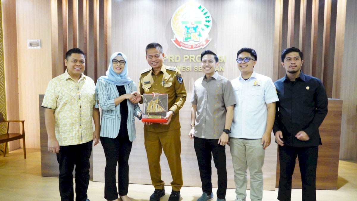 Prof Fadjry Djufry Bahas Pemeriksaan Kesehatan Gratis di DPRD Sulsel
