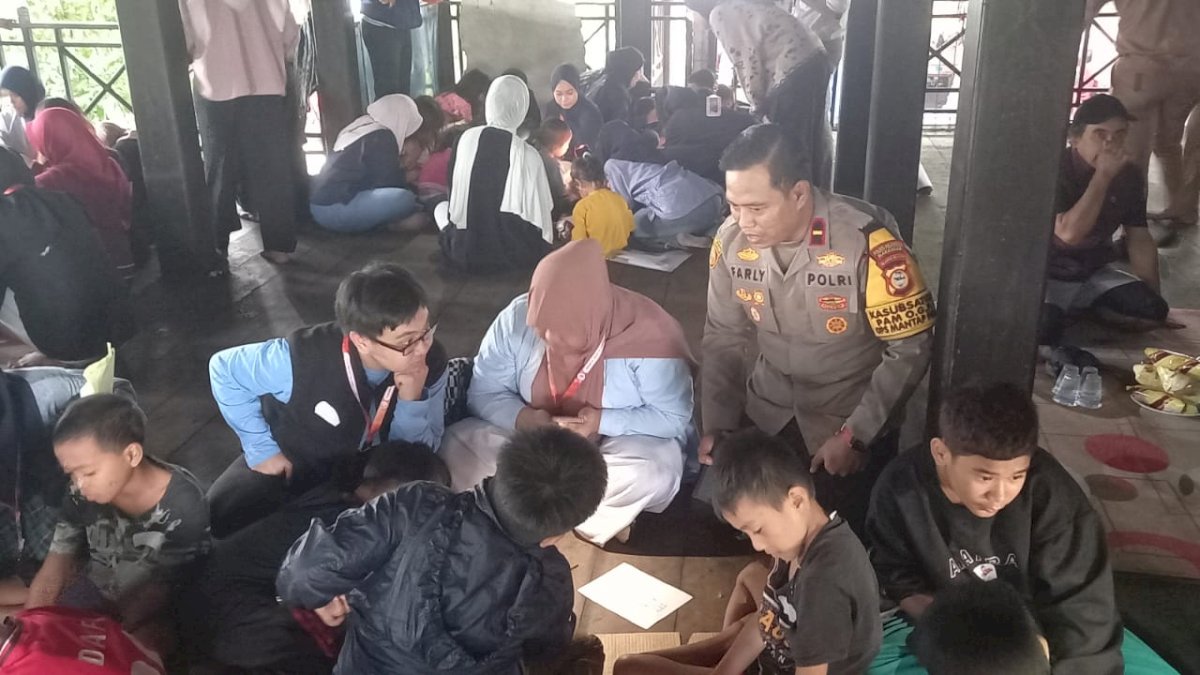 Cetak Generasi Emas Indonesia, Polsek Paotere dan Mahasiswa Unhas Gelar Kegiatan Inspiratif