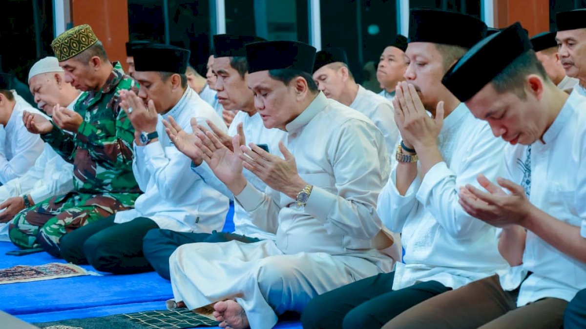 Selain Urai Capaian Kinerja, Bupati Barru Hadiri Doa Bersama sambut Tahun Baru 2025