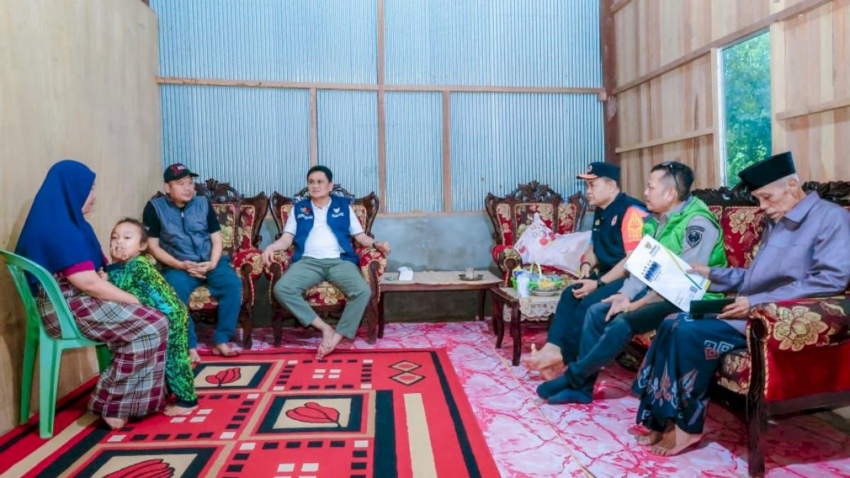 Bupati Barru Suardi Saleh Sampaikan Belasungkawa kepada Keluarga Korban Banjir Pacciro