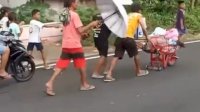 VIDEO: Selebgram Jalan Kaki dari Makassar ke Gorontalo, Disambut Antusias Warga