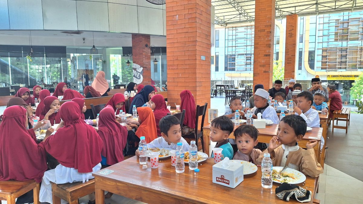 Holy Ball Biliard &amp; Beers Makan Bersama Anak Panti Asuhan Sambut Ramadan