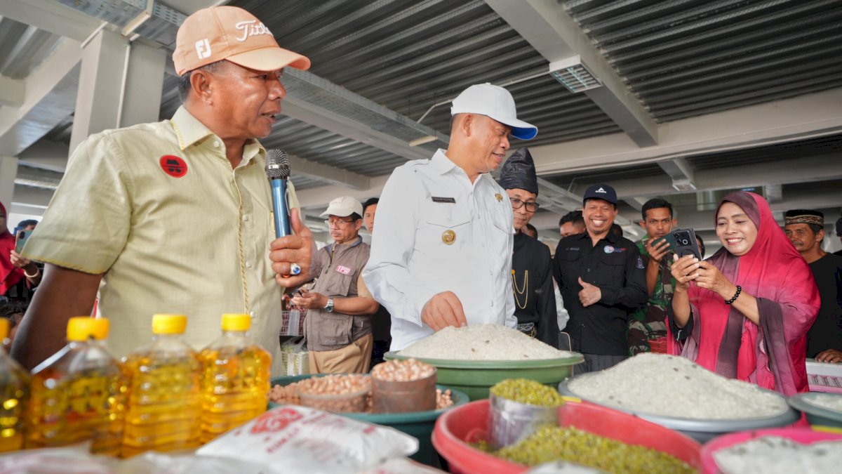 Prof Fadjry Djufry Tinjau Pasar Sentral Bulukumba, Revitalisasi Dorong Pertumbuhan Ekonomi Daerah