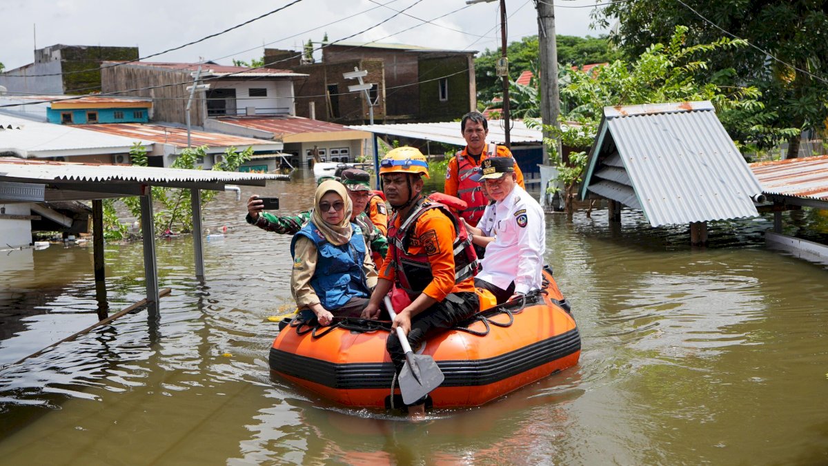Banjir Makassar Makin Parah, Gubernur Sulsel Tinjau Lokasi dan Cari Solusi Permanen