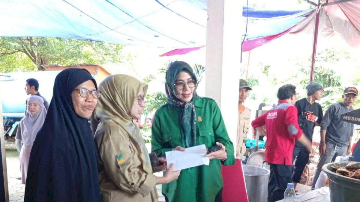 Wakil Rakyat Beraksi! Umiyati Bantu Korban Banjir di Manggala dan Serukan Perbaikan Drainase