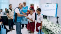 Dukung Pendidikan Indonesia, YBM PLN Beri Bantuan Alat Sekolah kepada Siswa Kurang Mampu