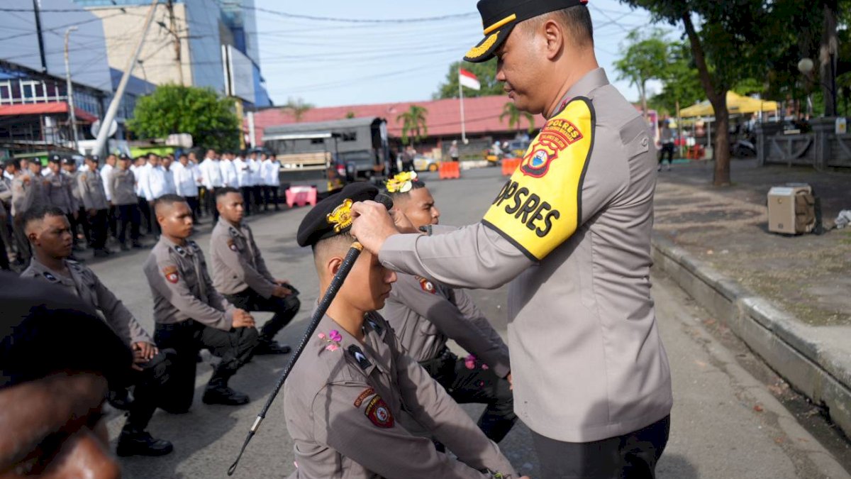 Tutup Tradisi Pembaretan Bintara Remaja, Kapolres Pelabuhan Makassar AKBP Restu Wijayanto: Jadilah Bhayangkara Tangguh!