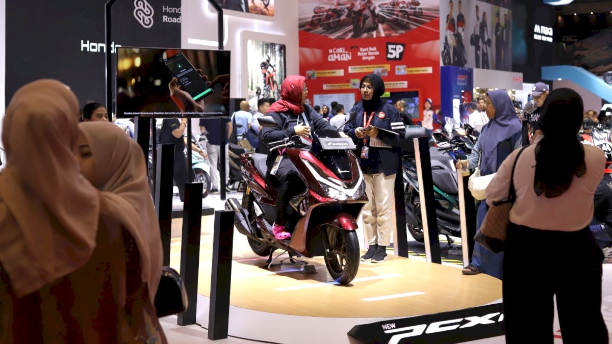 New Honda PCX160 Jadi Idola Konsumen di IIMS 2025