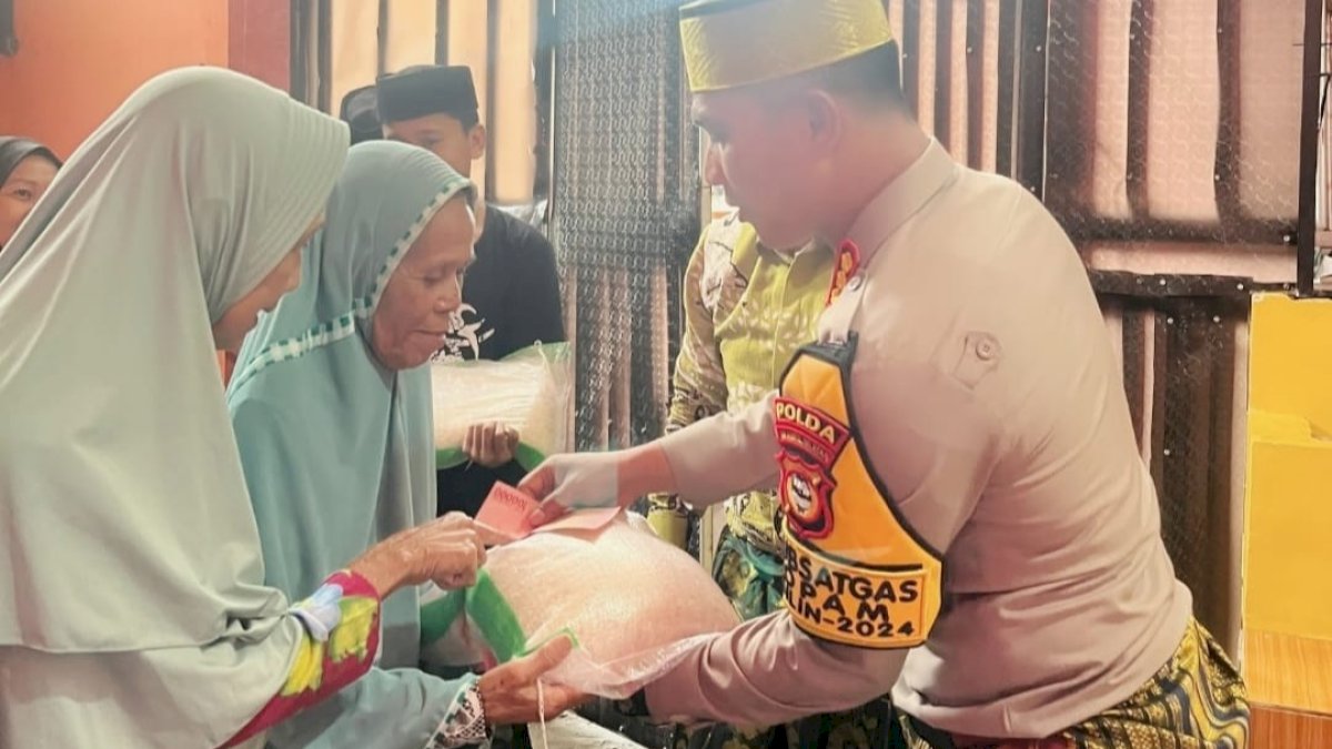Kabid Propam Polda Sulsel Gelar Baksos di Desa Cikoang, Warga Terharu dan Berdoa untuk Kebaikannya