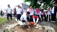 Akhir Masa Jabatan, AdnanKio Letakkan Batu Pertama Pembangunan Mushollah Lapangan Sultan Hasanuddin