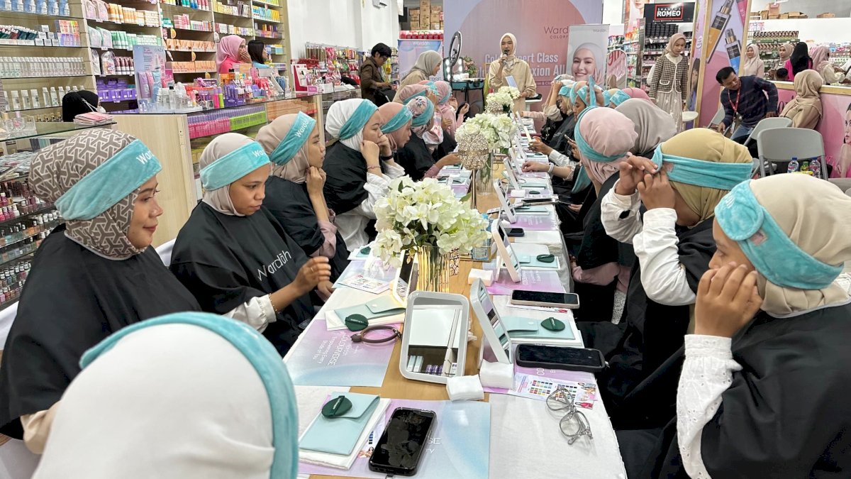 Putri Indonesia Sulsel 2025 Berbagi Tips Cantik di Event CitraCosmetic & Wardah