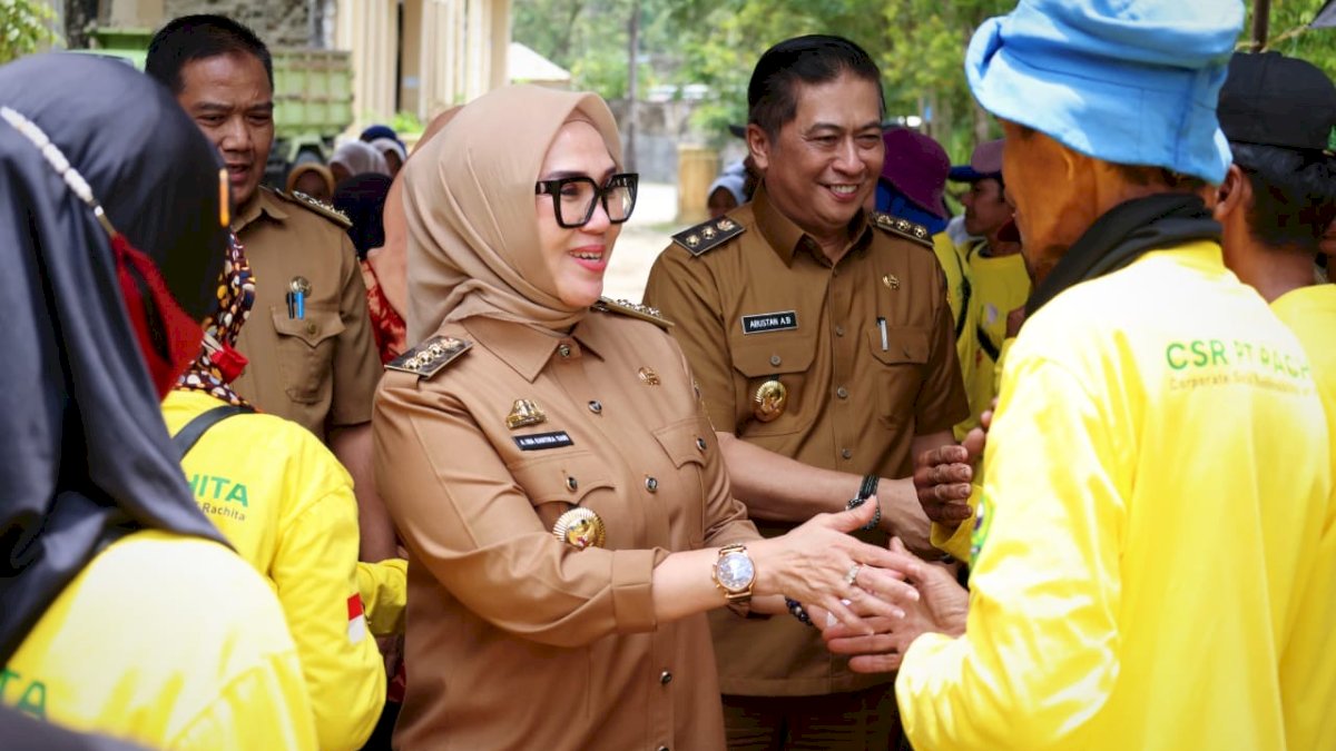 Bupati dan Wakil Bupati Barru Temui Petugas Kebersihan, Ini Tumpuan Harapannya