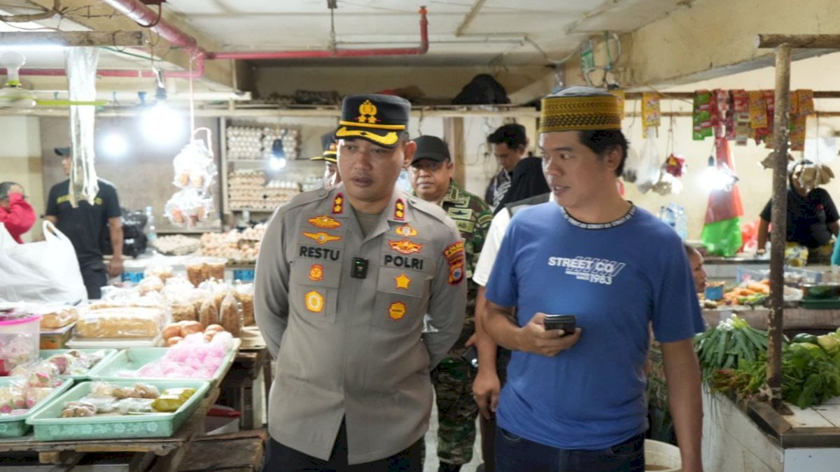 Sambut Ramadan, Kapolres Pelabuhan Makassar Pastikan Harga Sembako Stabil
