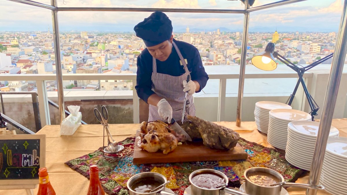 Buka Puasa Sambil Berdonasi di Novotel Makassar, Semakin Spesial dengan Hadiah Emas dan Umrah