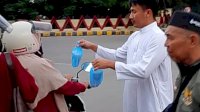 Jurnalis Jeneponto Gelar Aksi Sosial, Bagi Takjil Gratis di Bulan Ramadhan
