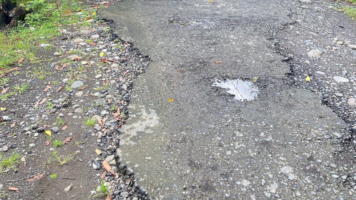 Puluhan Tahun Tidak Dikerja, Jalan Dusun Terang-terang Desa Popo Takalar Rusak Parah
