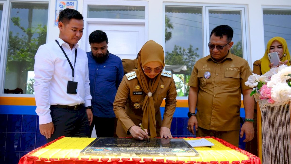 Bupati Husniah Resmikan BRI Peduli Ini Sekolahku SDI Sorobaya di Kabupaten Gowa