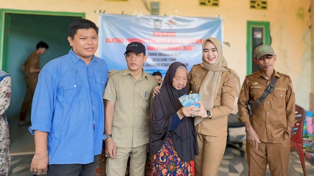 Pemdes Aeng Towa Takalar Salurkan BLT, Ini Harapan Kades Nurfadila Aprianti