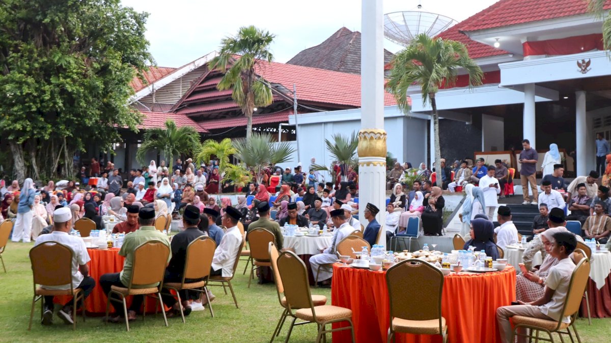 Buka Puasa Bersama Tim Pemenangan, Wali Kota Tasming Hamid Bahas Peran Strategis Tim dalam Pemerintahan