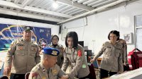 Jaga Personel Tetap Fit, Sidokkes Polres Pelabuhan Makassar Cek Kesehatan di Pospam Ketupat 2025