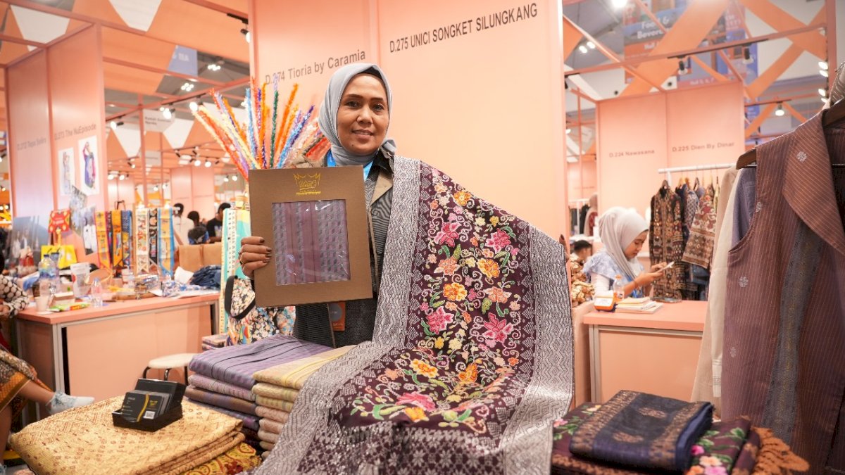Kesuksesan UMKM Unici Songket Silungkang, Upaya BRI Dorong Produk Warisan Budaya Tembus Pasar Internasional
