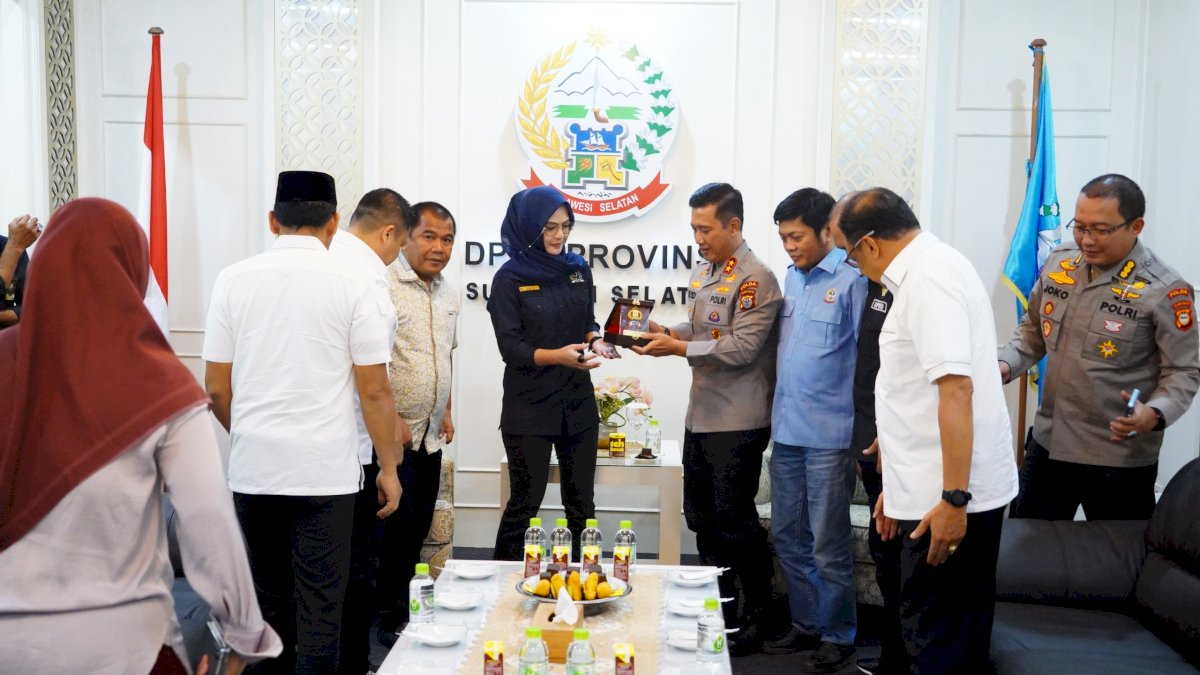 Kapolda Sulsel Lakukan Kunjungan Perdana ke DPRD, Bahas Sinergi Keamanan dan Pelayanan Publik
