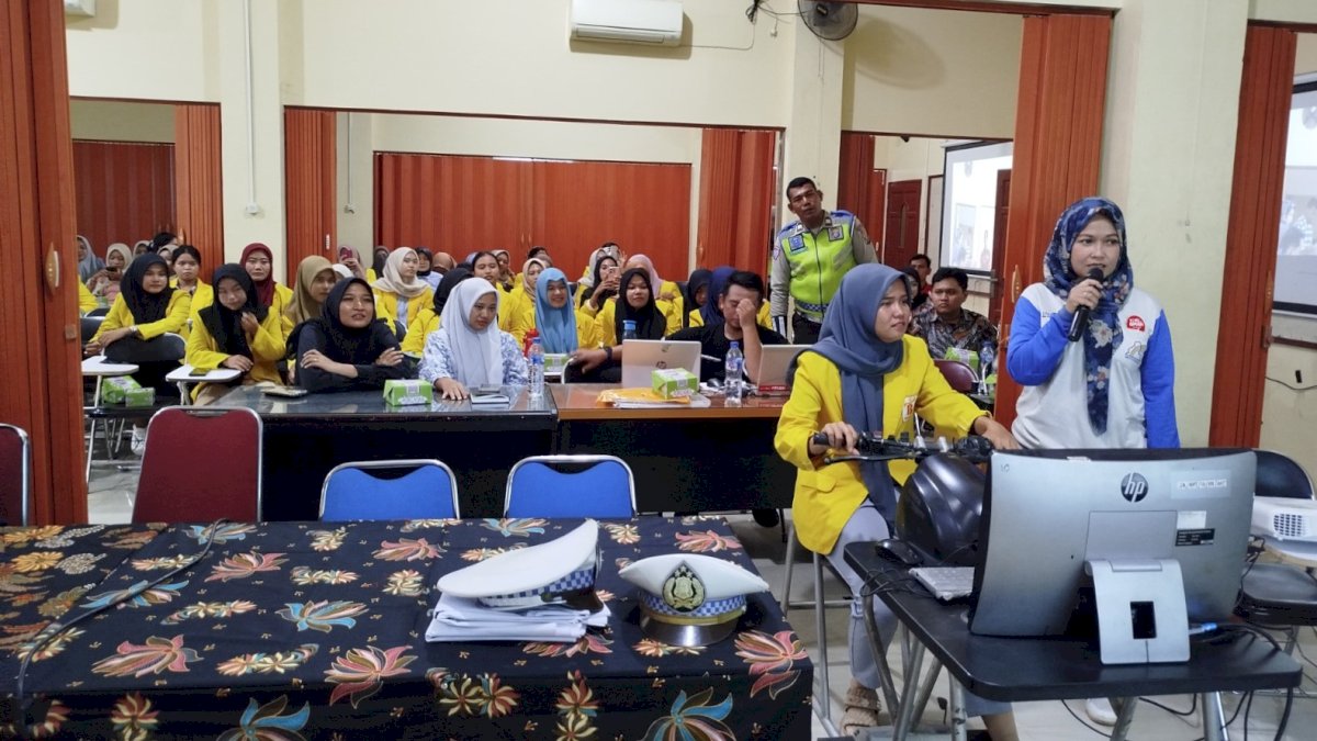 Kartini Masa Kini Belajar Safety Riding Lewat Simulasi Berkendara