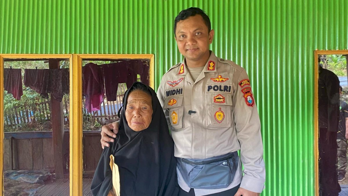 Kapolres Jeneponto Kunjungi Nenek Mamak Bintang, Buruh Tani yang 40 Tahun Rawat Dua Anak Lumpuh
