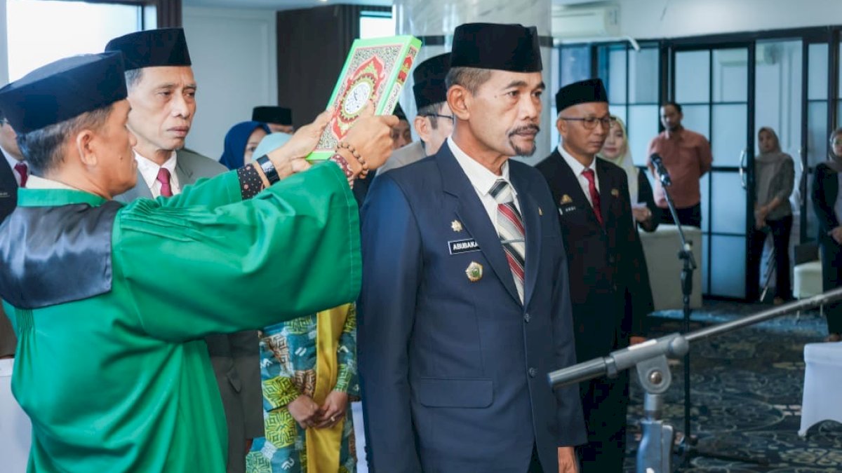 Pastikan Pemerintahannya Berjalan Sesuai Visi Misi, Bupati Lantik Pj Sekda Barru