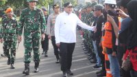 Lewat karya Bakti TNI, Wali Kota Munafri Tekankan Jaga Kebersihan Lingkungan