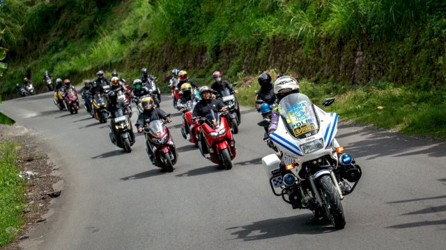Pengguna Nmax riding ke Malino rayakan satu dekade MAXI Yamaha. Foto: Istimewa.