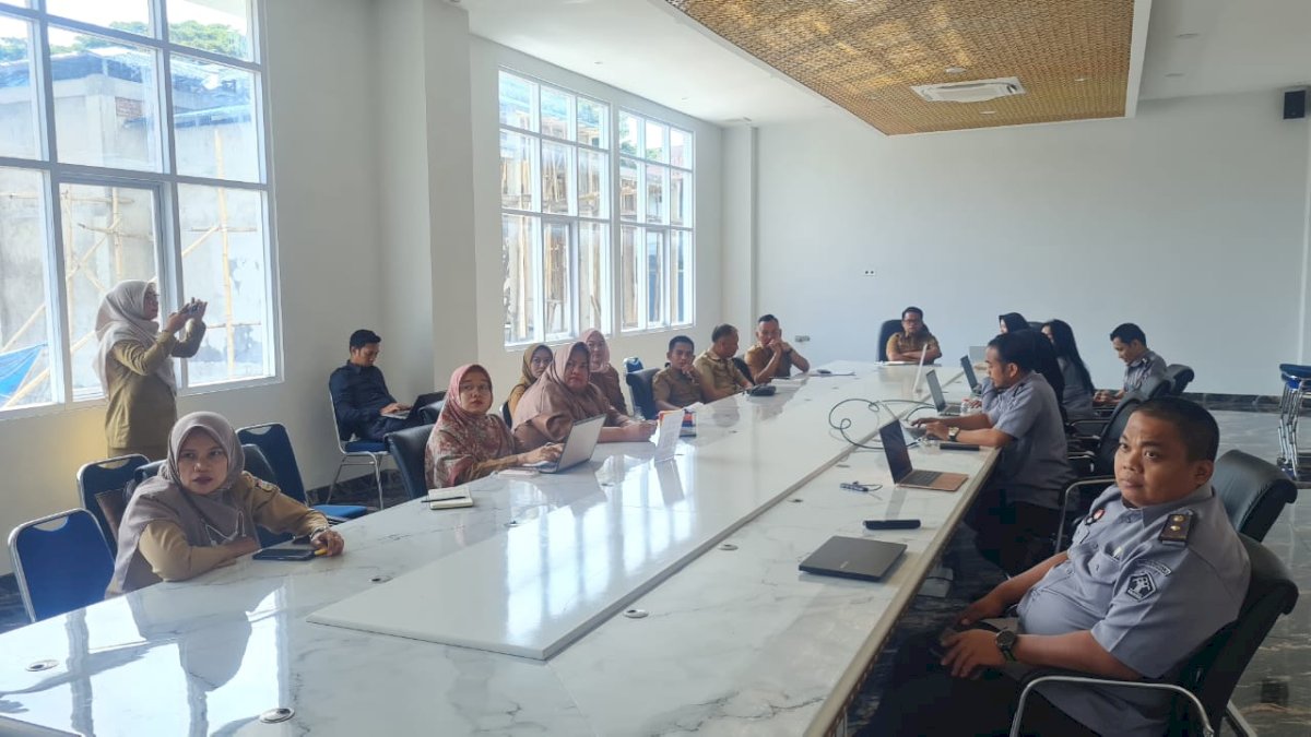 Kanwil Kemenkum Sulsel Harmonisasi Ranperwali Kota Makassar Terkait Retribusi Sampah Gratis