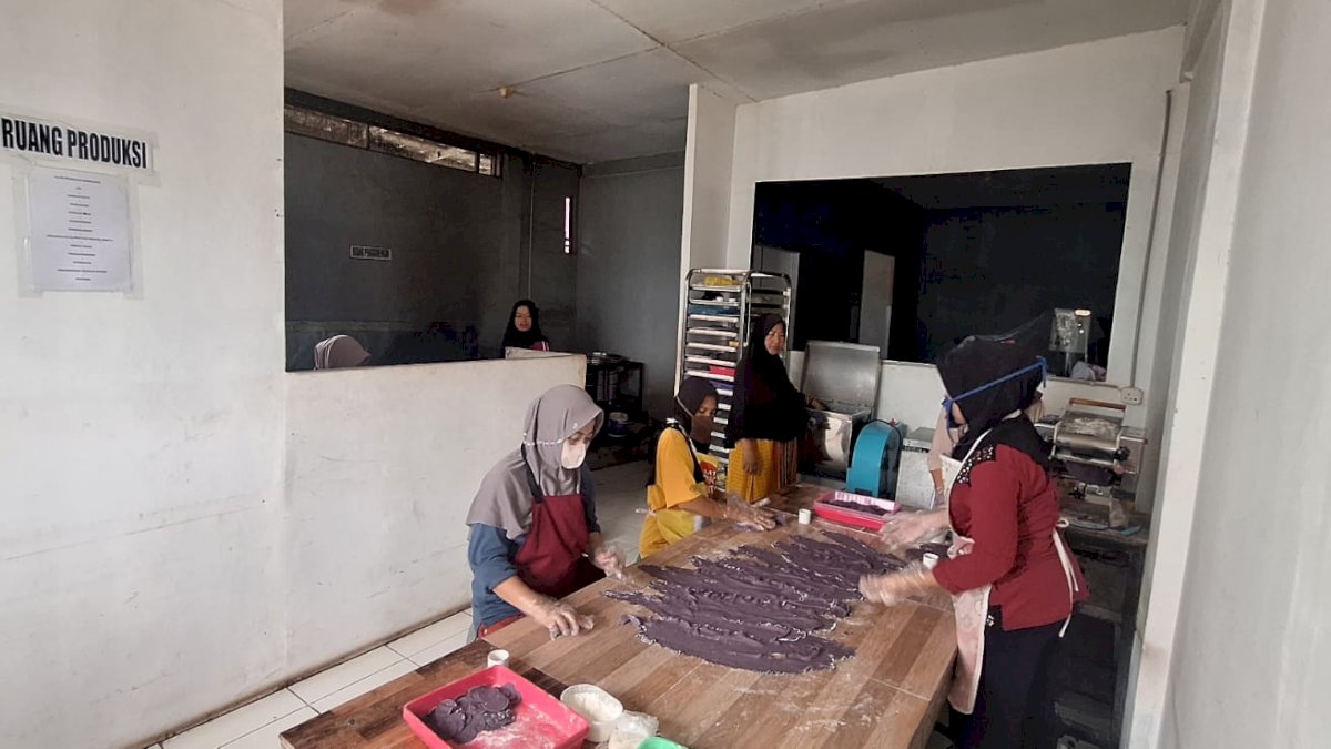 Berbekal Pinjaman Modal dan Pendampingan BRI, Perempuan Tangguh Ini Dirikan Kelompok Wanita Tani di Kaki Gunung Ciremai