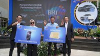 Apresiasi Nasabah Loyal, BRI Serahkan Hadiah BRImo FSTVL 2024 kepada Para Pemenang