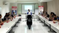 Komitmen Tekan Angka Kecelakaan, Asmo Sulsel Edukasi Safety Riding PT Bravo Makassar