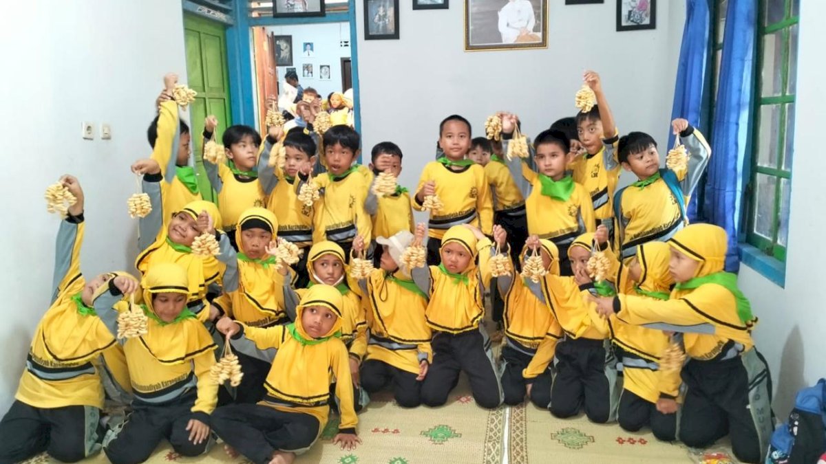 Lewat Desa BRILiaN, BRI Dorong Usaha Camilan Menjadi Produk Oleh-Oleh Unggulan