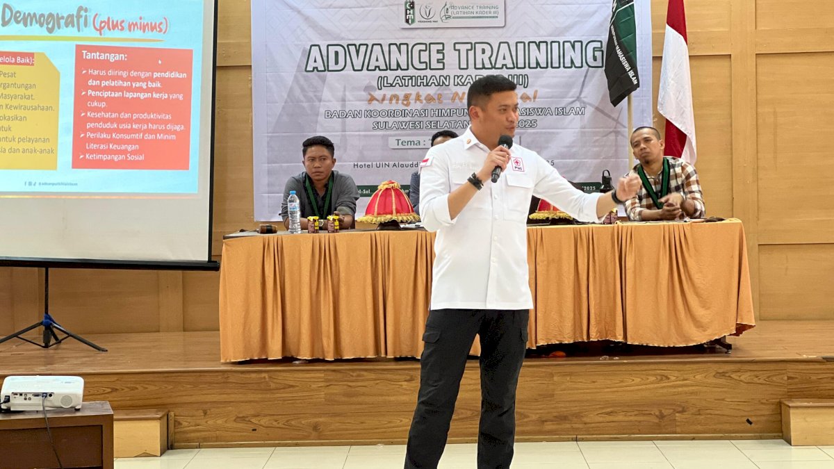 Adnan Berbagi Ilmu Kepemimpinan Pada Peserta LK II HMI Sulselbar