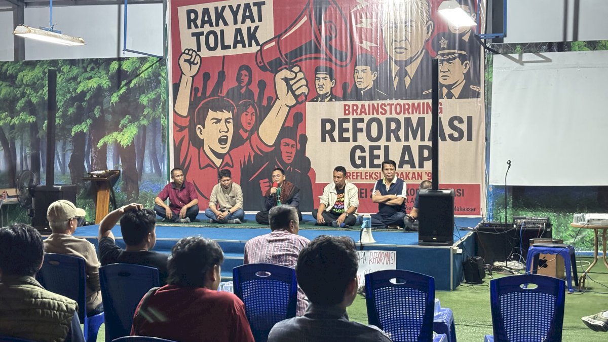 Diskusi Mahasiswa di Warkop Aspirasi: Reformasi Belum Tuntas, Oligarki Menguat