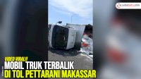 VIDEO: Mobil Truk Terbalik di Tol Pettarani Makassar