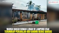 VIDEO: Warga Bakar Rumah Lurah di Lampung Usai Terungkap Penjualan 400 Karung Beras Bansos